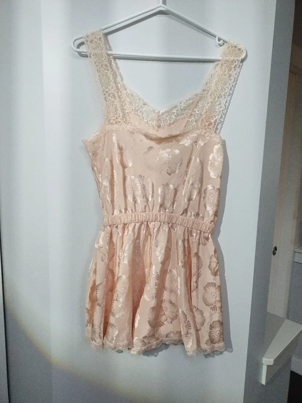 Sweet sleeping lace trimmed Romper - Picture 5 of 7